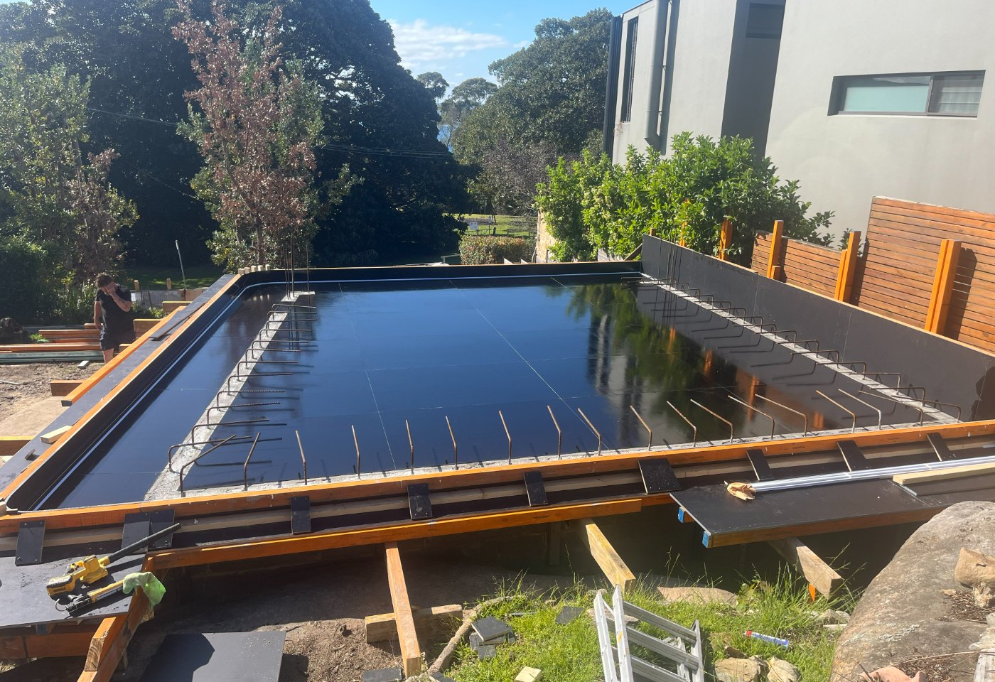 Reinforced structural concrete slab and edge formwork on a complex Sydney residence